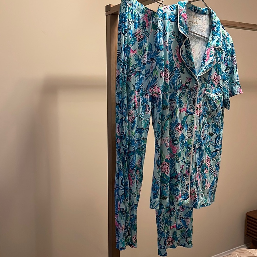 Lilly Pulitzer size M pajama set